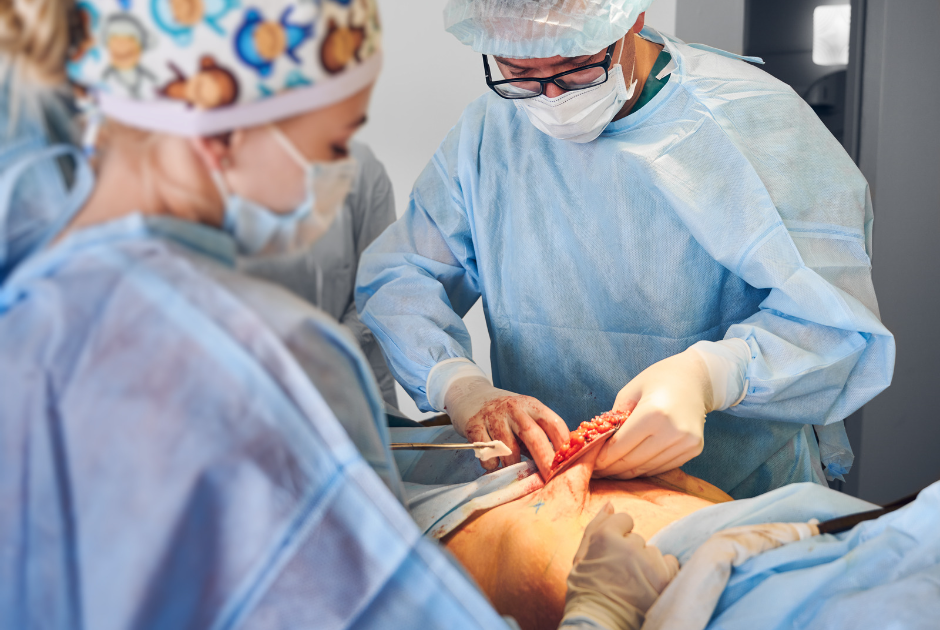 La abdominoplastia, intervención quirúrgica muy invasiva